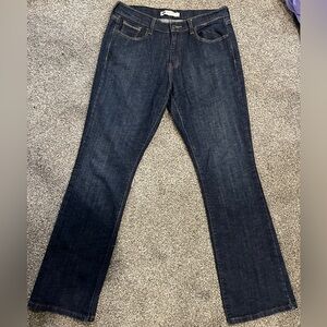 515 Levi Signature